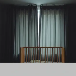 Czy zaciemniać pokój na drzemki