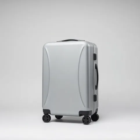 Duża lekka walizka na 4 kółkach