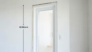 Jaki otwór pod drzwi 80 z ościeżnicą regulowaną