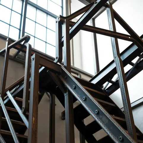 Konstrukcja metalowa pod schody cena