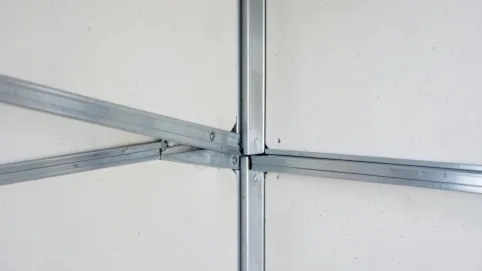 montaż płyt g k na stelażu