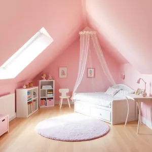 Pokój dla dziewczynki na poddaszu aranżacje