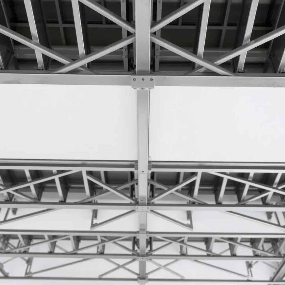 Sufit podwieszany z płyt gk konstrukcja krzyżowa