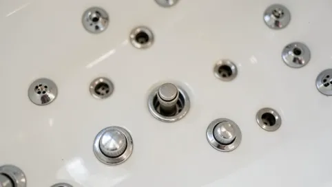 Jak wyłączyć wannę z hydromasażem